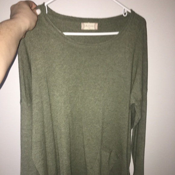 Light weight sweater tunic - Picture 2 of 2